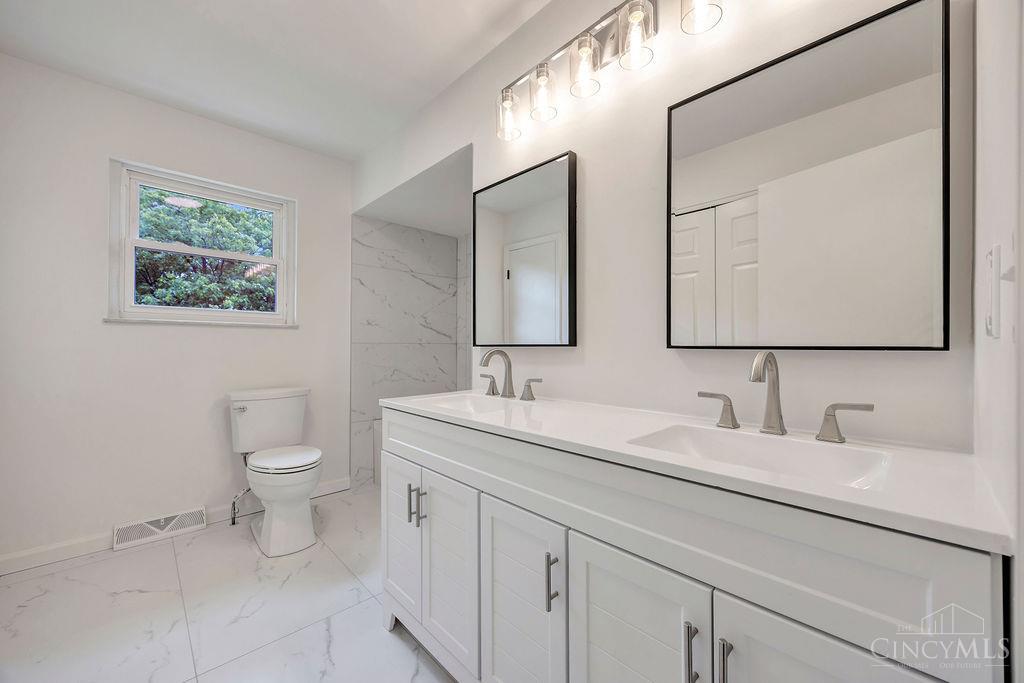 7764 Rolling Meadows Drive, West Chester, OH, 45069 — photo 39