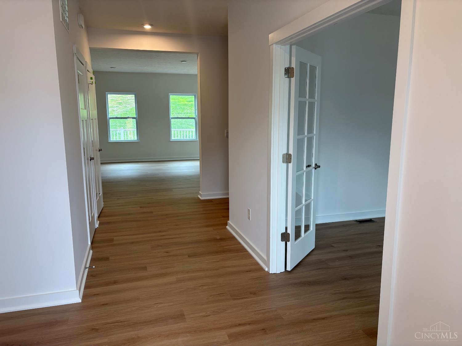 6406 Hunters Close, Miami Twp, OH, 45140 — photo 2
