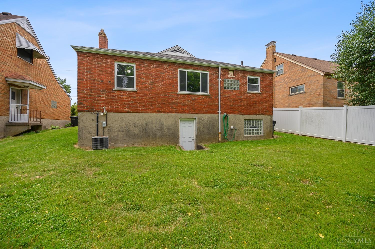 1723 Tuxworth Avenue, Cincinnati, OH, 45238 — photo 36