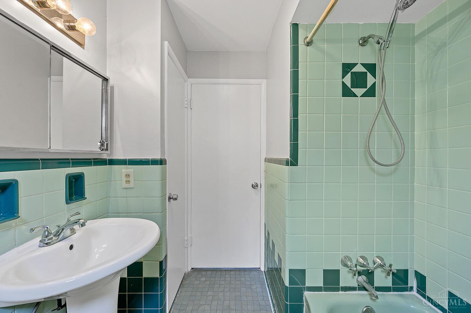 1723 Tuxworth Avenue, Cincinnati, OH, 45238 — photo 25