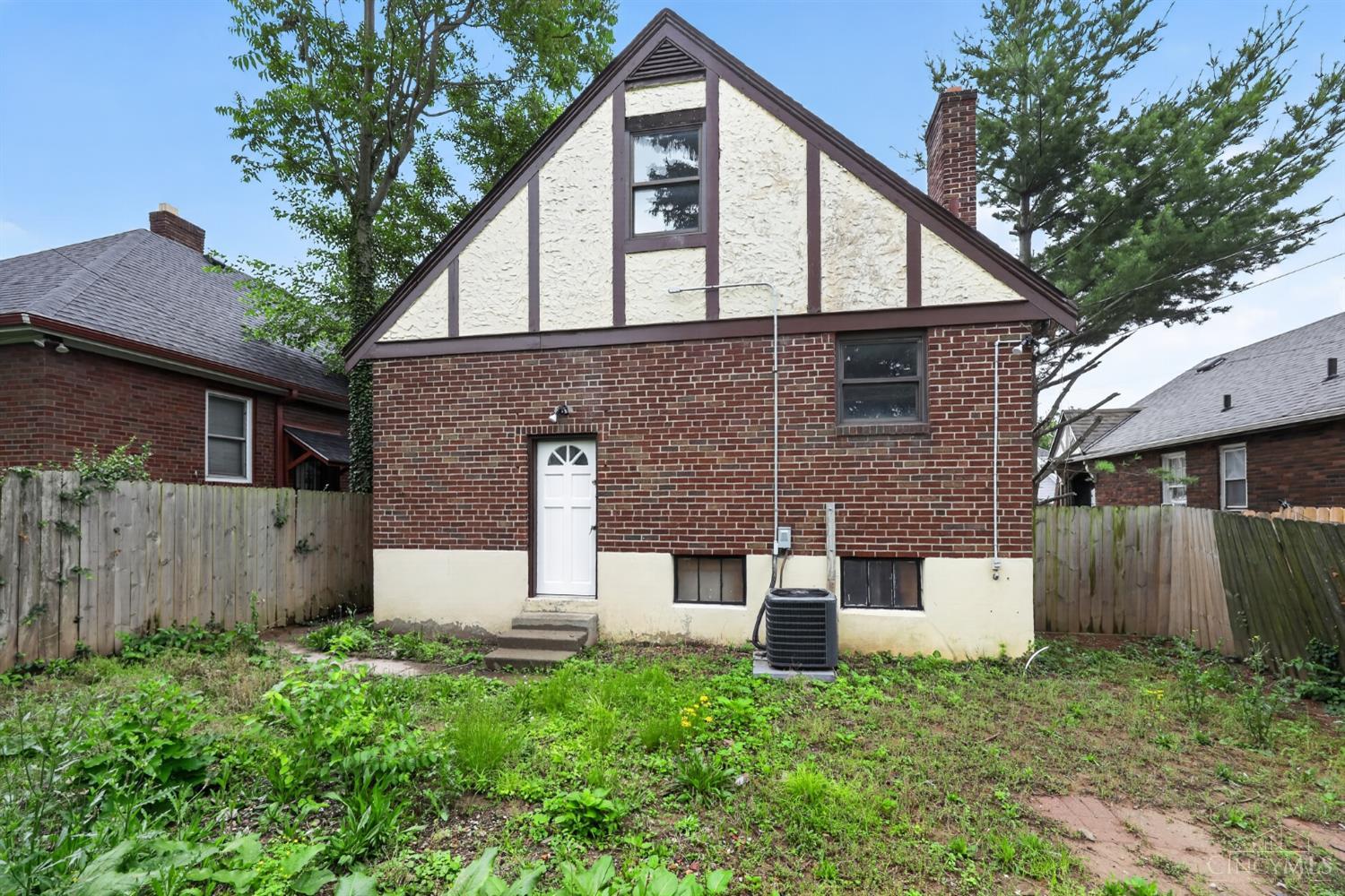 1818 Lawn Avenue, Cincinnati, OH, 45237 — photo 2