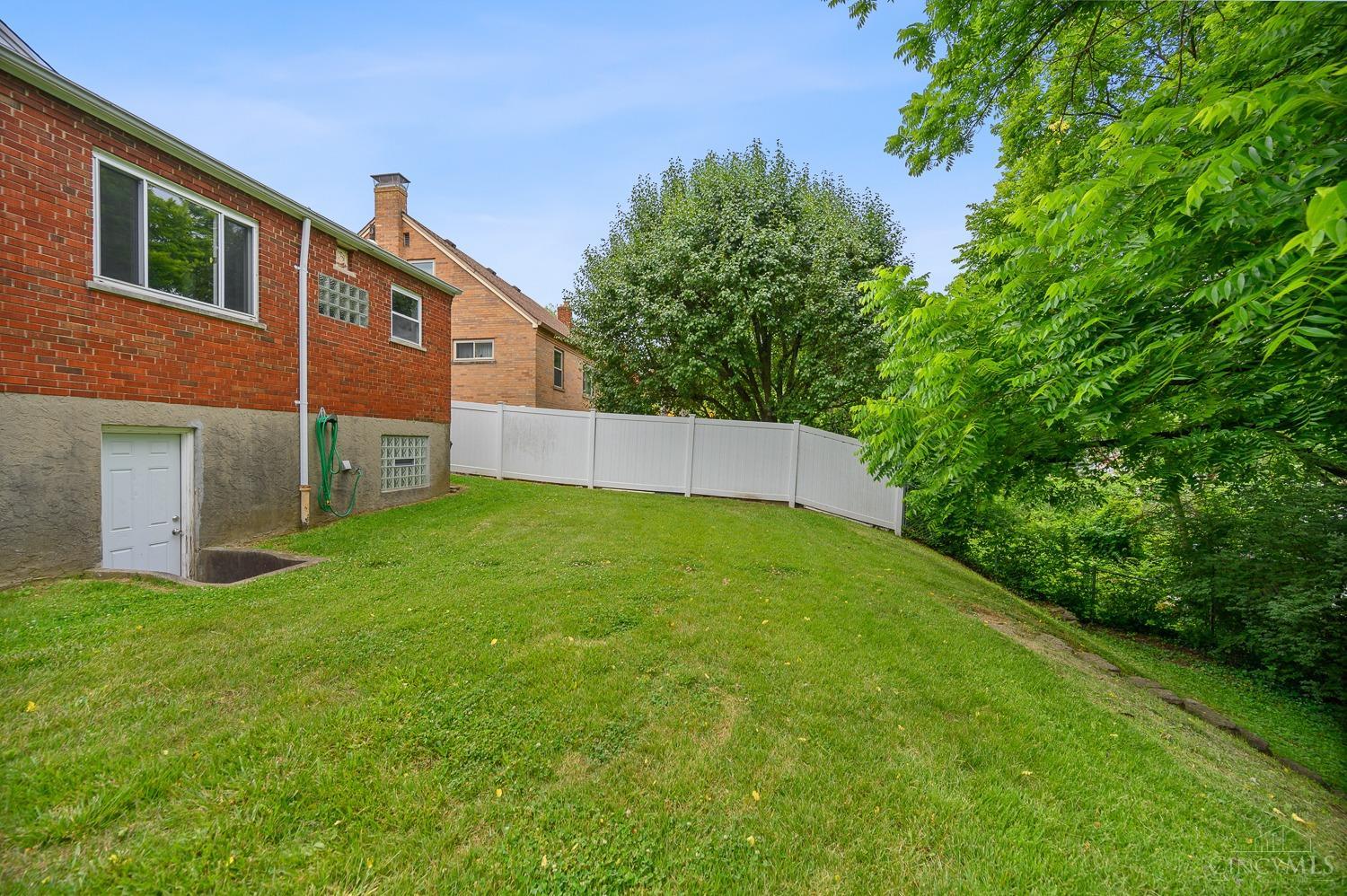 1723 Tuxworth Avenue, Cincinnati, OH, 45238 — photo 35