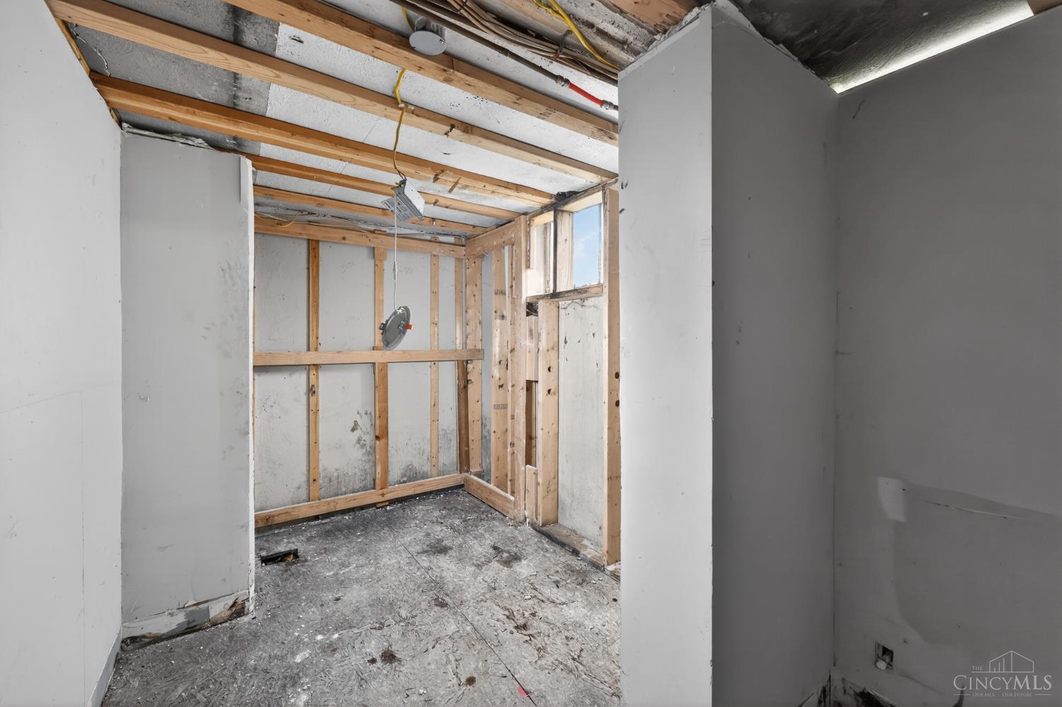 1818 Lawn Avenue, Cincinnati, OH, 45237 — photo 25