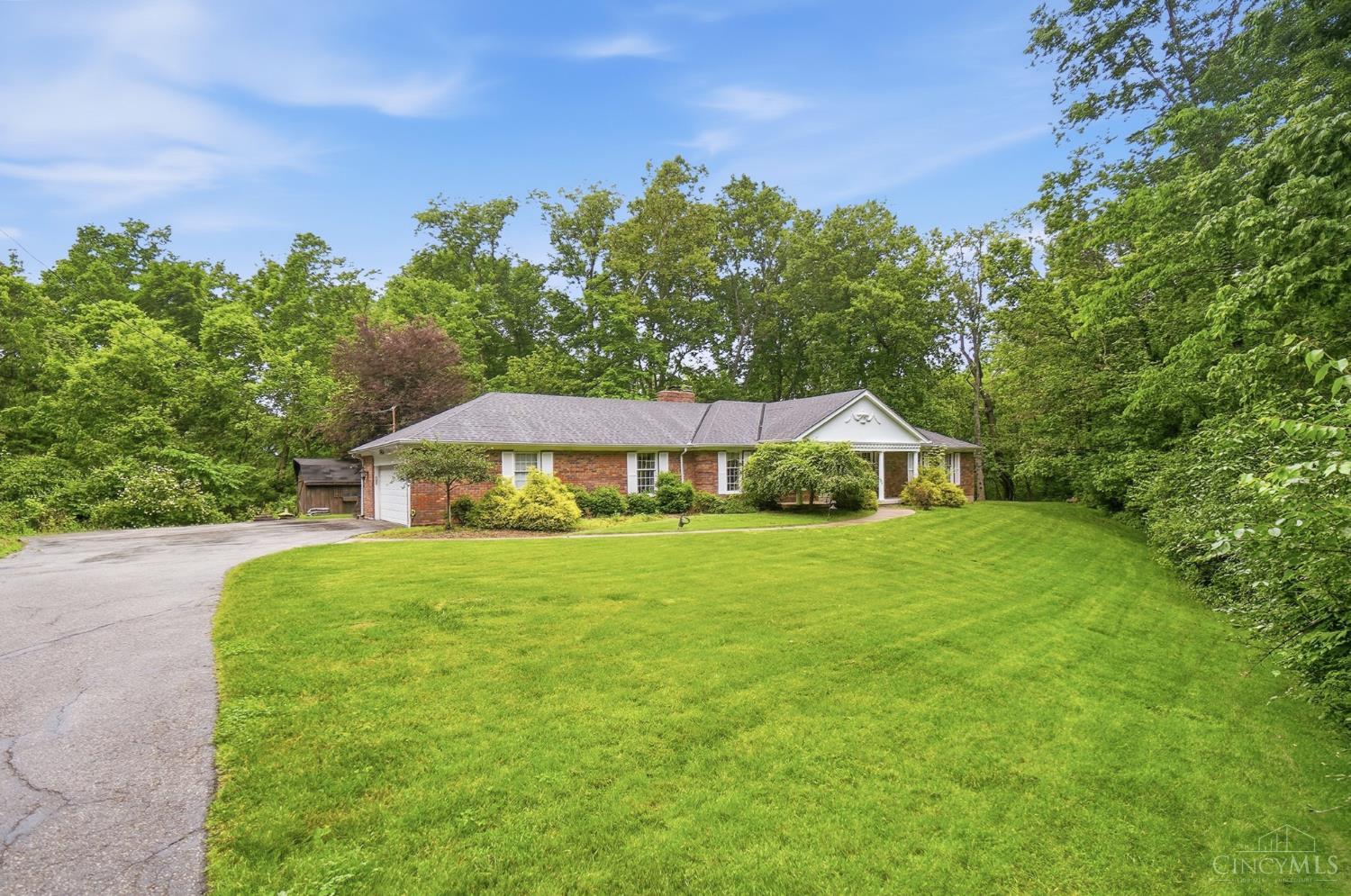 Photo 2 of Single family home for sale at 4 Beechurst Woods Ln, Green Twp, OH 45233 | MLS# 1879683 | Listing updated on 2026-09-05
