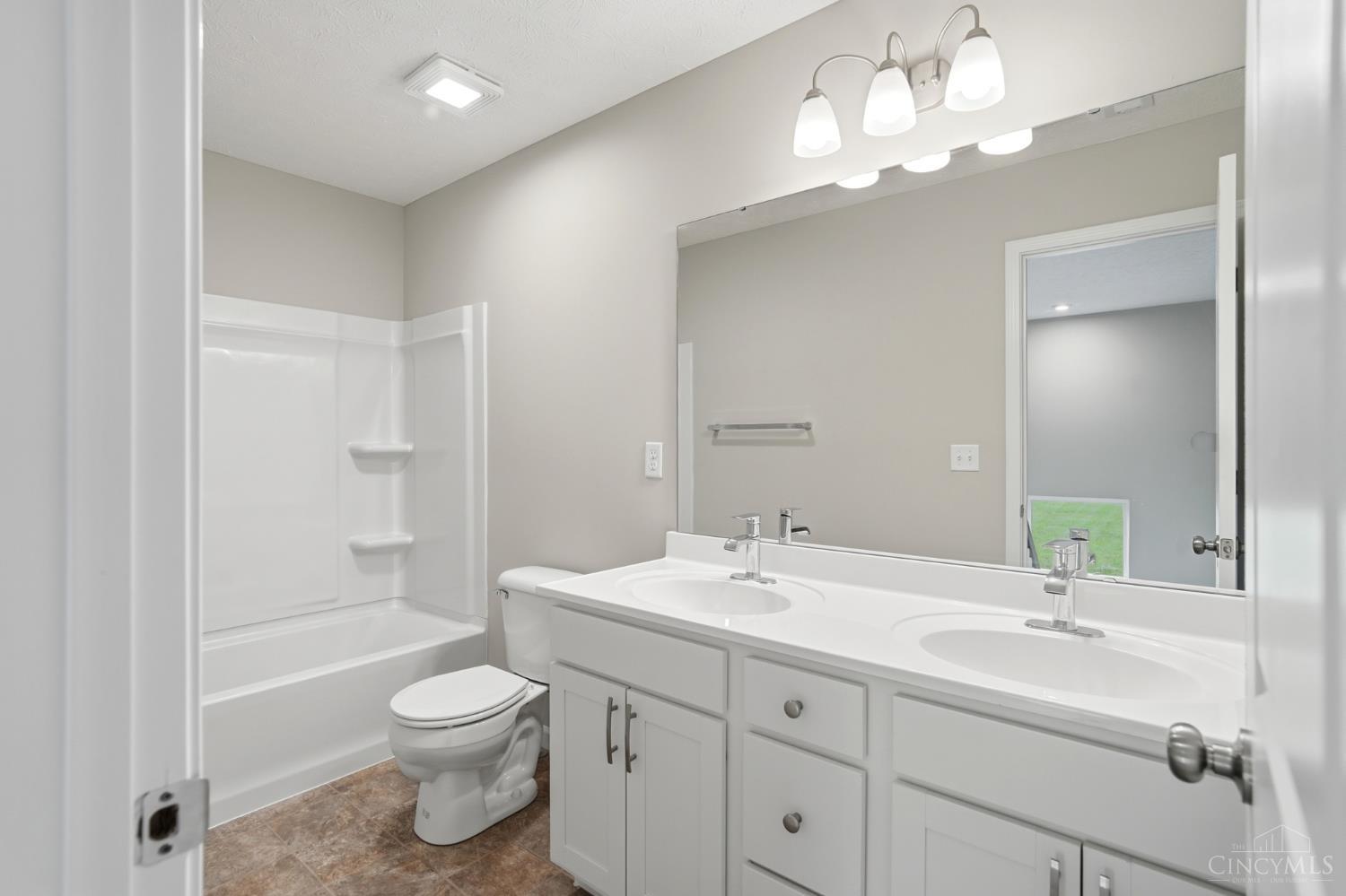 1204 Eagle Boulevard, Hamilton Twp, OH, 45039 — photo 25