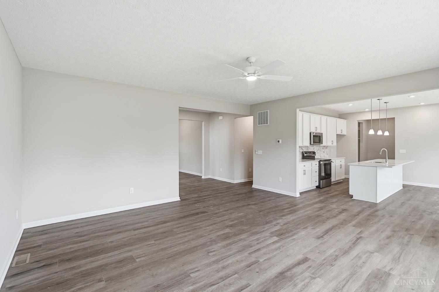 1204 Eagle Boulevard, Hamilton Twp, OH, 45039 — photo 4