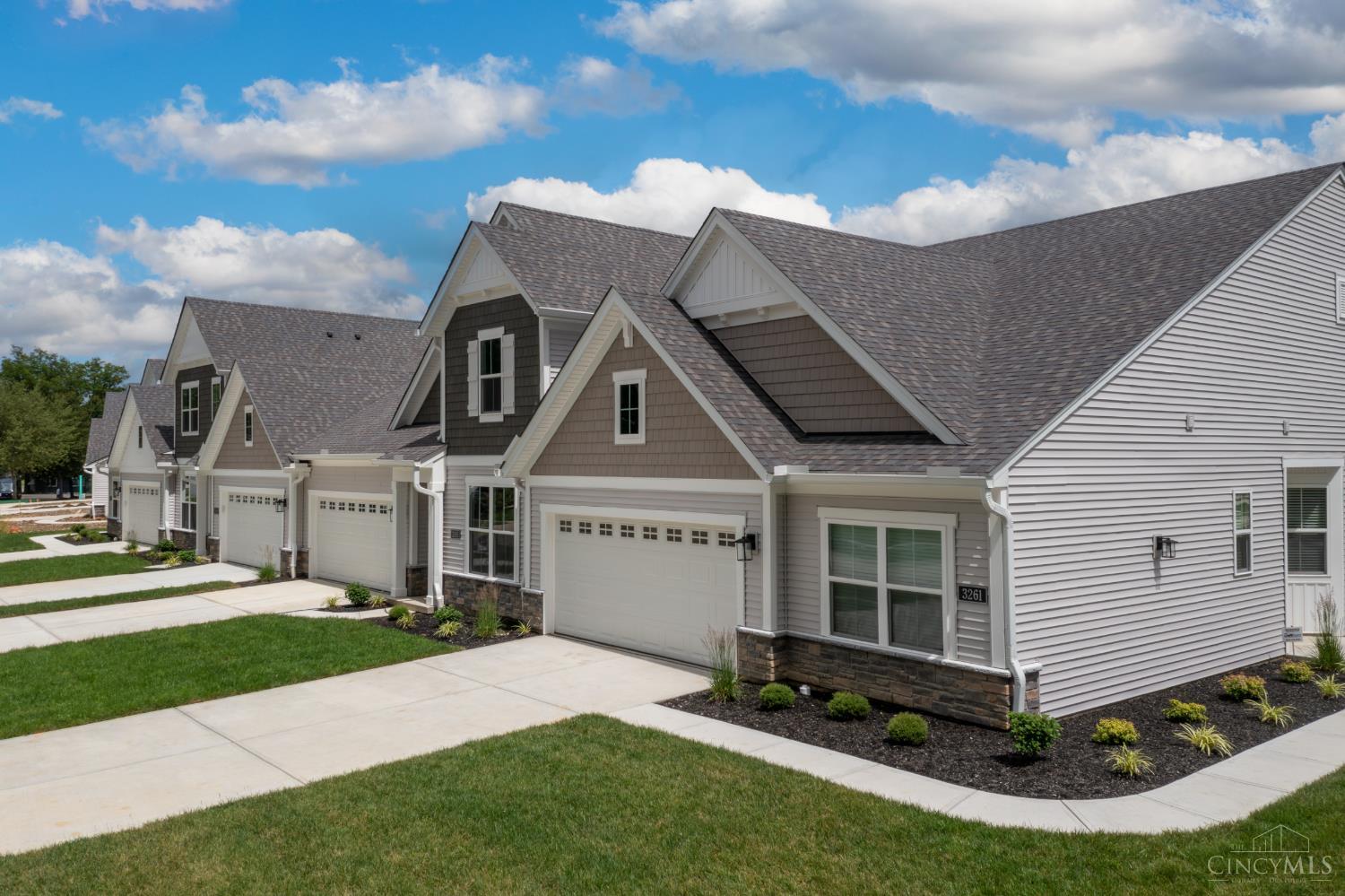 3265 Thoroughbred Drive, Goshen Twp, OH, 45140 — photo 2