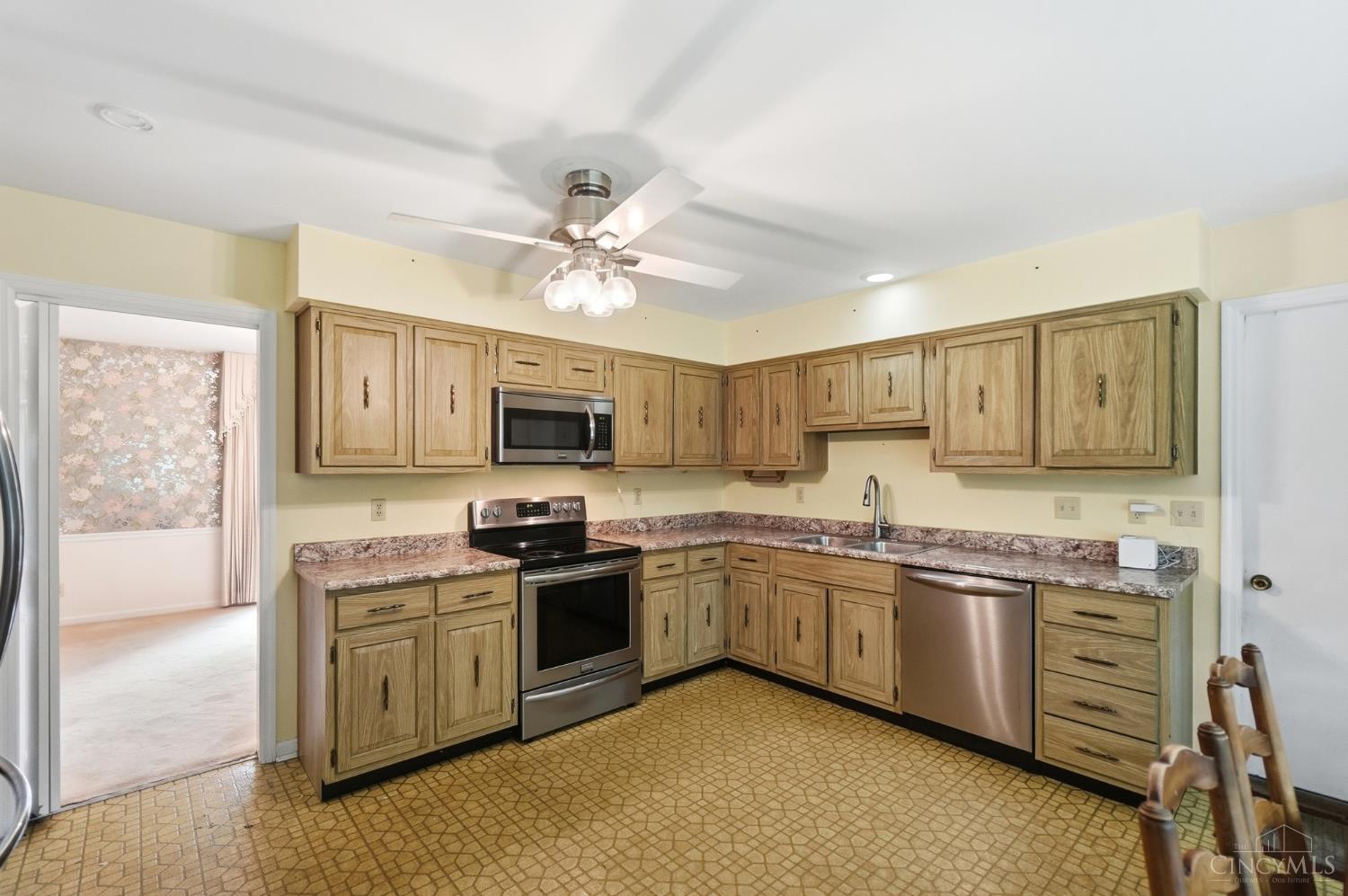 4 Beechurst Woods Lane, Green Twp, OH, 45233 — photo 12