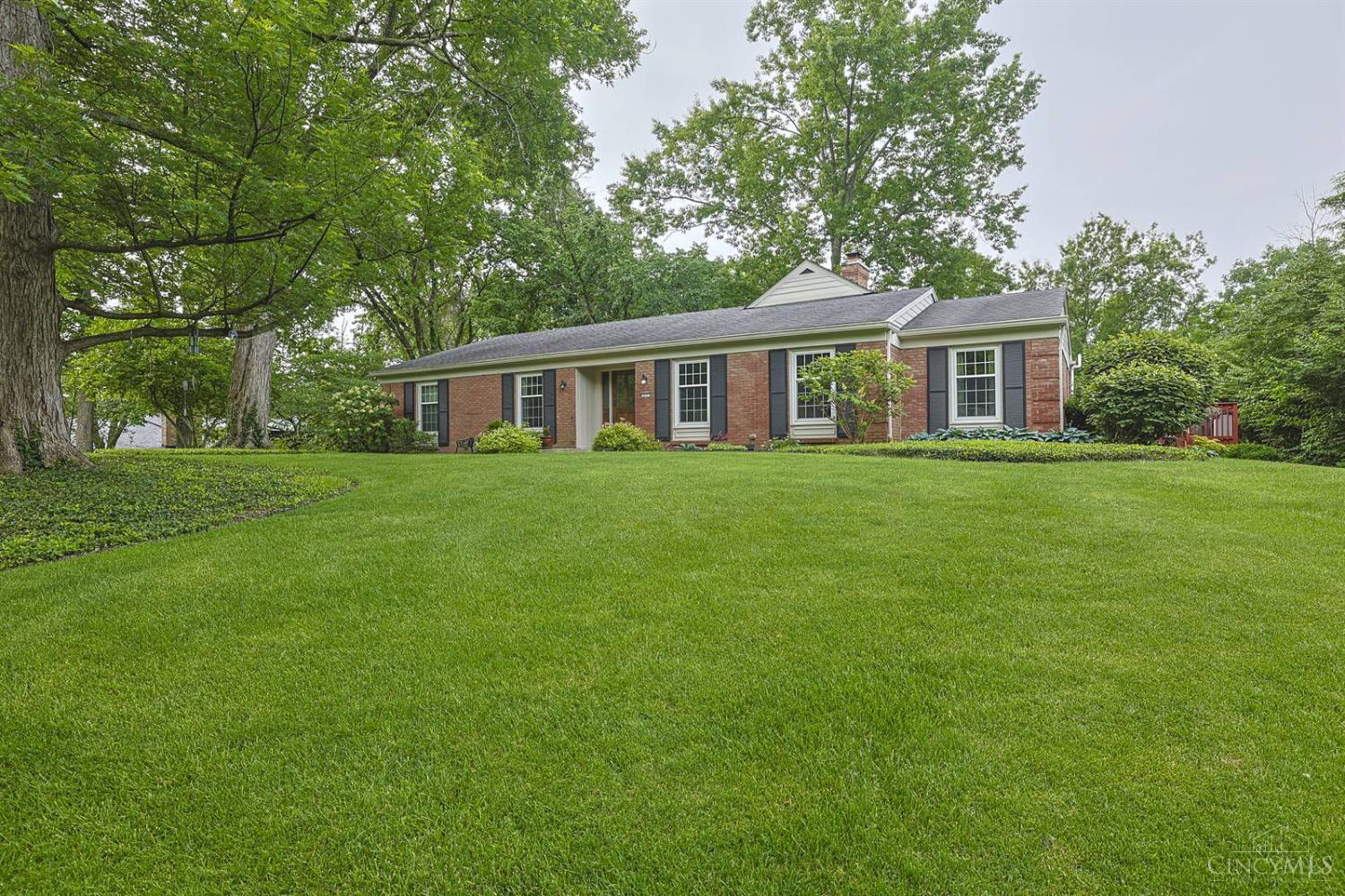 Homes for sale in Wyoming, OH | 297 Ritchie Ave, Wyoming, OH 45215 | MLS# 1880716
