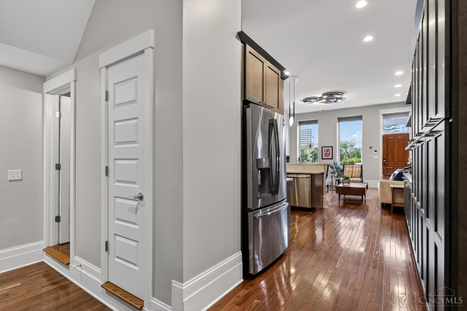 1008 Elm Street, Cincinnati, OH, 45202 — photo 9