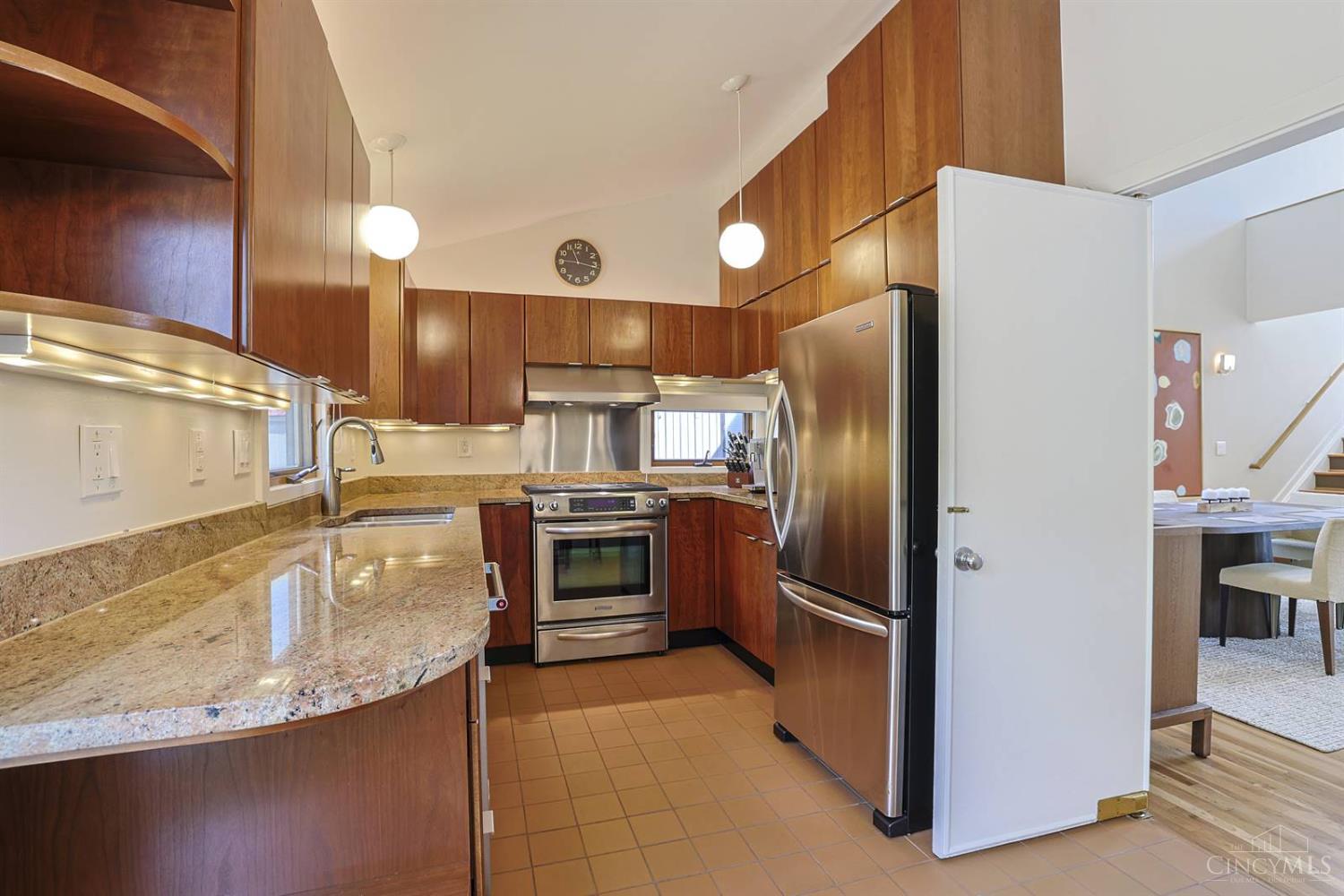 1022 Hatch Street, Cincinnati, OH, 45202 — photo 17