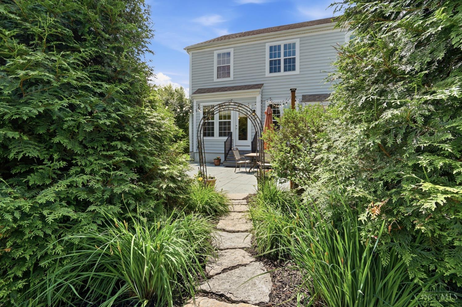 678 Hyacinth Road