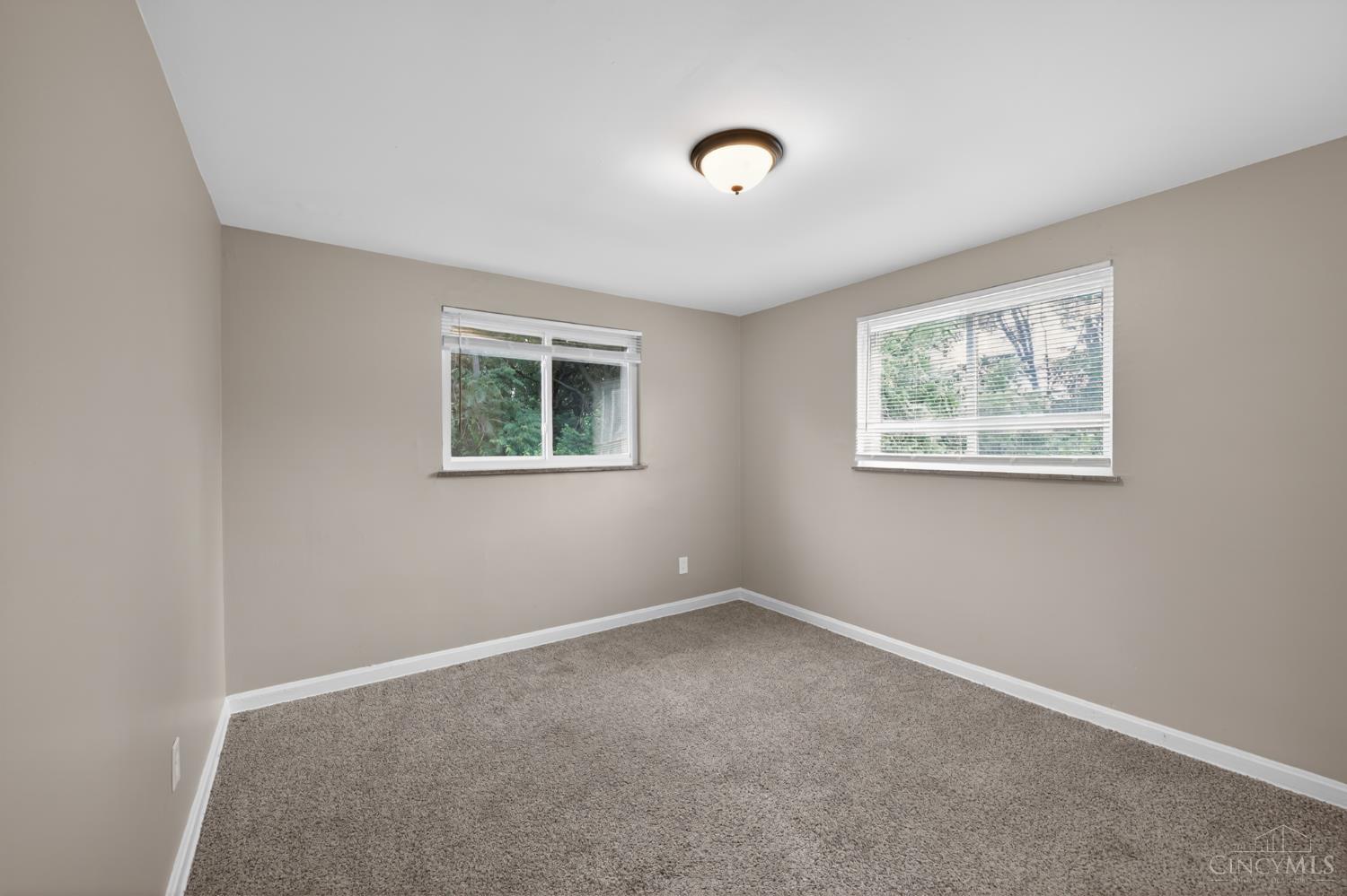 6331 Stover Avenue, Golf Manor, OH, 45251 — photo 9