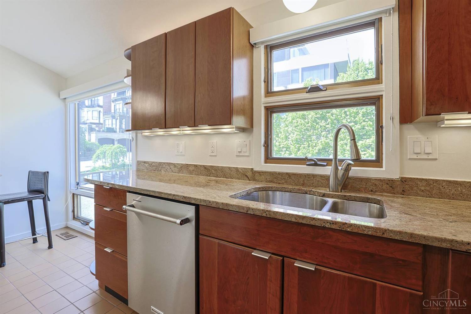 1022 Hatch Street, Cincinnati, OH, 45202 — photo 18