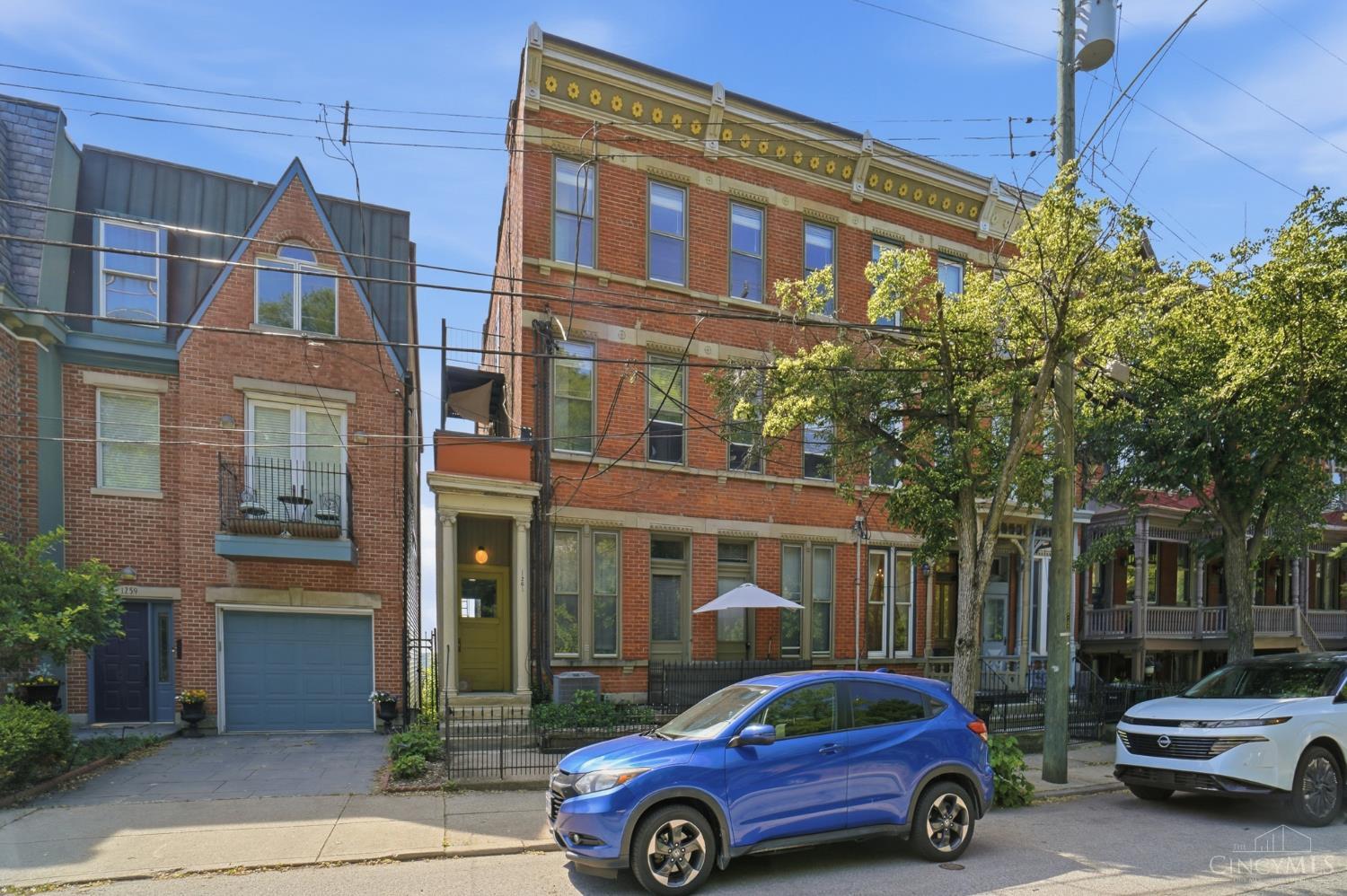 Great invest opportunity for 7 fully rented and renovated units in Mt Adams. Featuring: great rental history, spectacular city views from porches and balconies, individual forced air furnaces w/ central air, easy street parking and just blocks from downtown, pubs, restaurants and Eden Park.