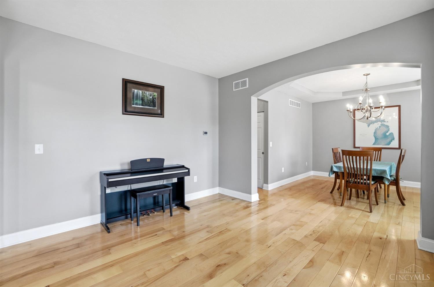 678 Hyacinth Road