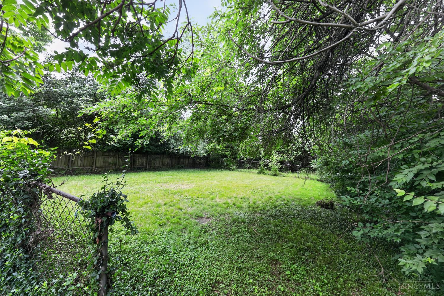 6331 Stover Avenue, Golf Manor, OH, 45251 — photo 3