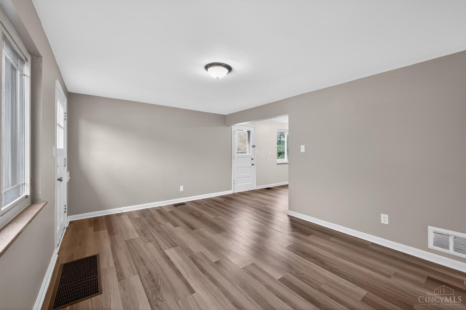 6331 Stover Avenue, Golf Manor, OH, 45251 — photo 7