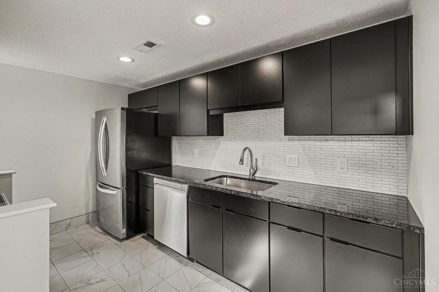 427 Hopkins Street #9, Cincinnati, OH, 45203 — photo 10