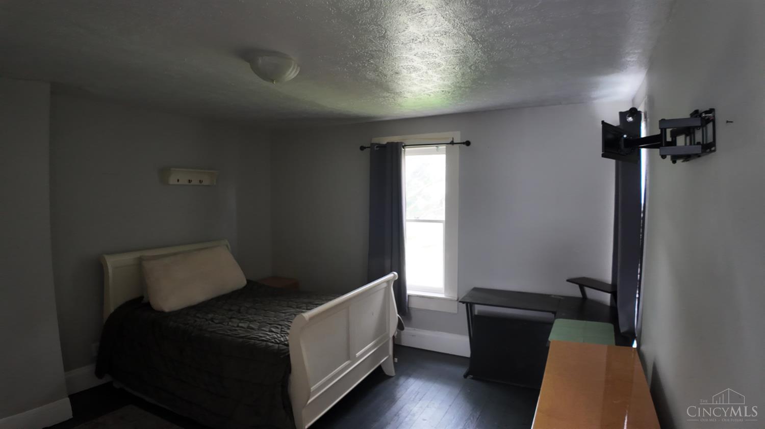 3rd image of 704 Prytania Ave, Hamilton, OH 45013 | MLS# 1880409