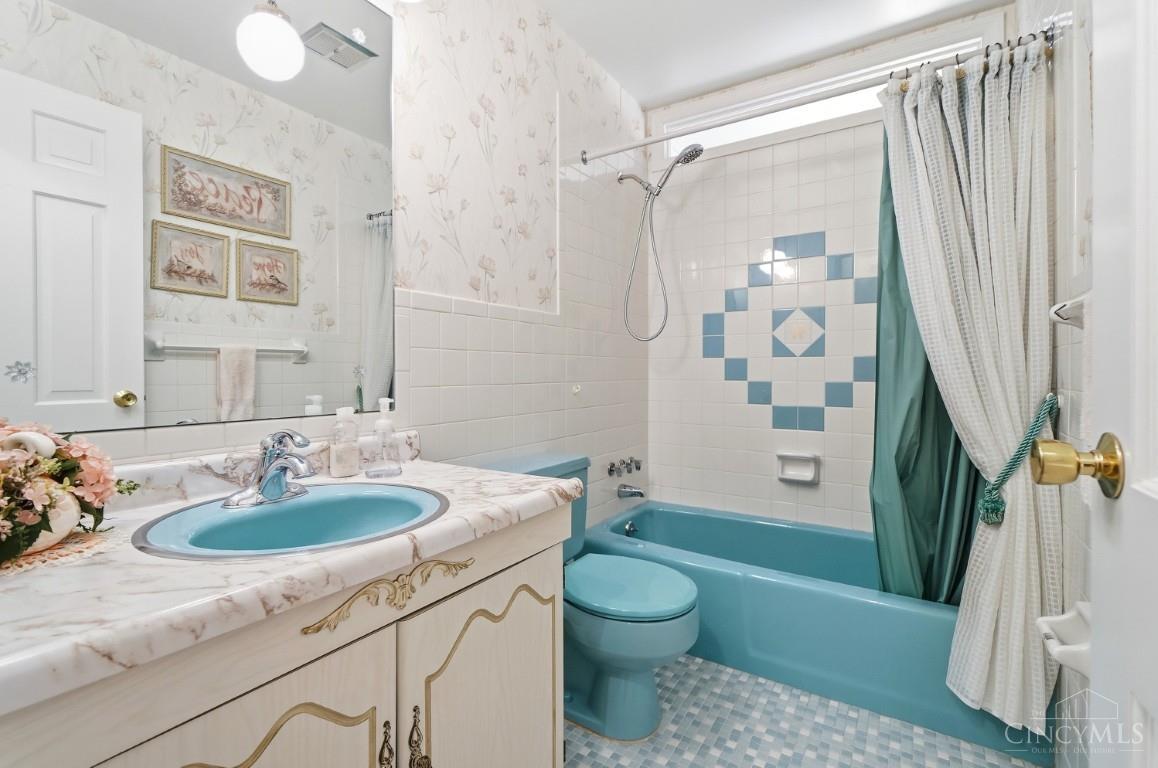 5914 Fawnridge Court, Green Twp, OH, 45239 — photo 27