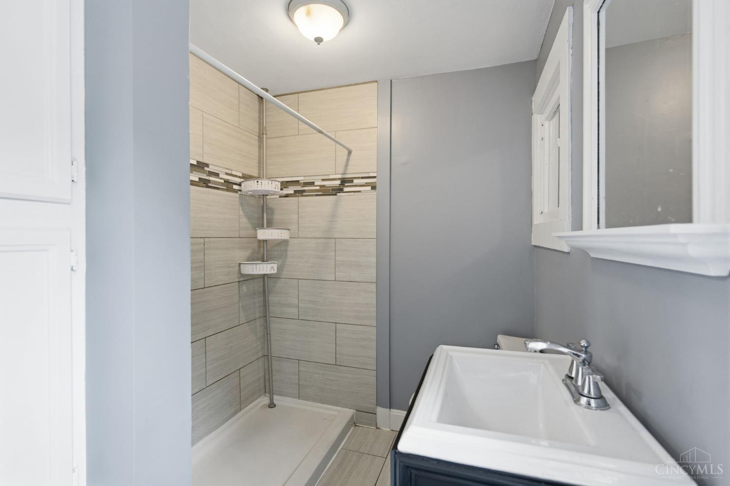 3262 Linwood Avenue, Cincinnati, OH, 45226 — photo 33
