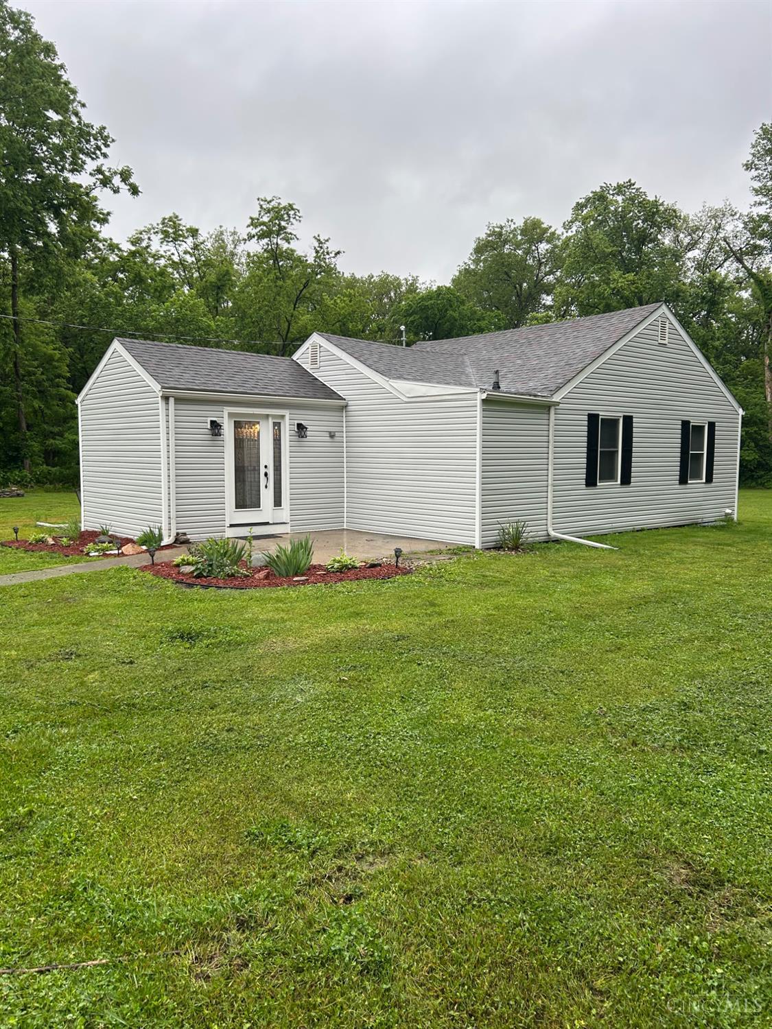 Photo 2 of Single family home for sale at 8115 Martz Paulin Rd, Franklin, OH 45005 | MLS# 1881138 | Listing updated on 2026-09-14
