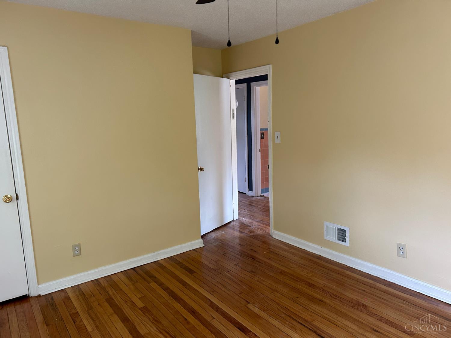 2345 Losantiville Avenue, Golf Manor, OH, 45237 — photo 13