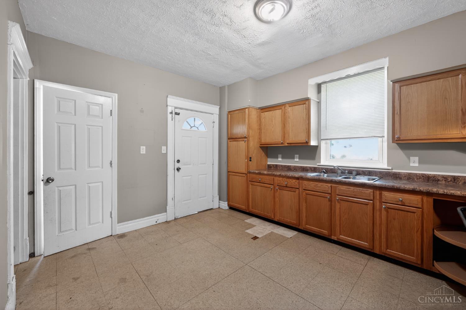 3845 Olivette Avenue, Cheviot, OH, 45211 — photo 7