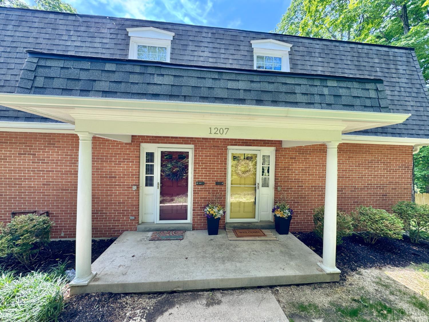 Homes for sale in Cincinnati, OH | 1207 Isis Ave #B, Cincinnati, OH 45208 | MLS# 1877878