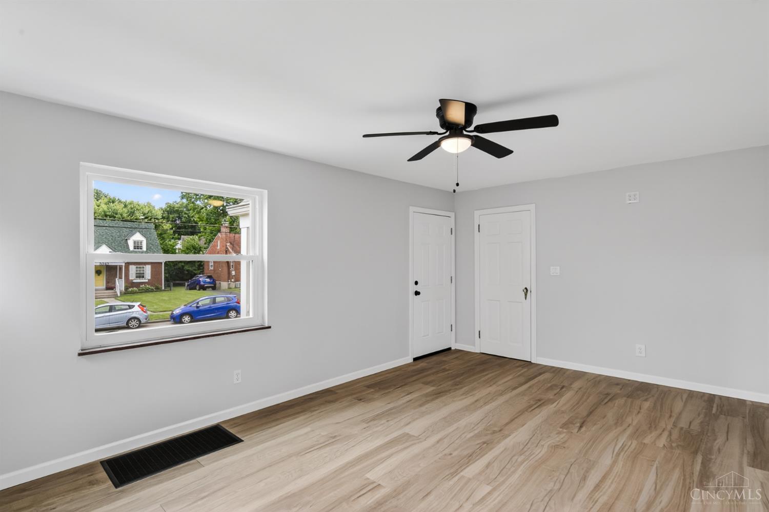 5544 Raceview Avenue, Green Twp, OH, 45248 — photo 8