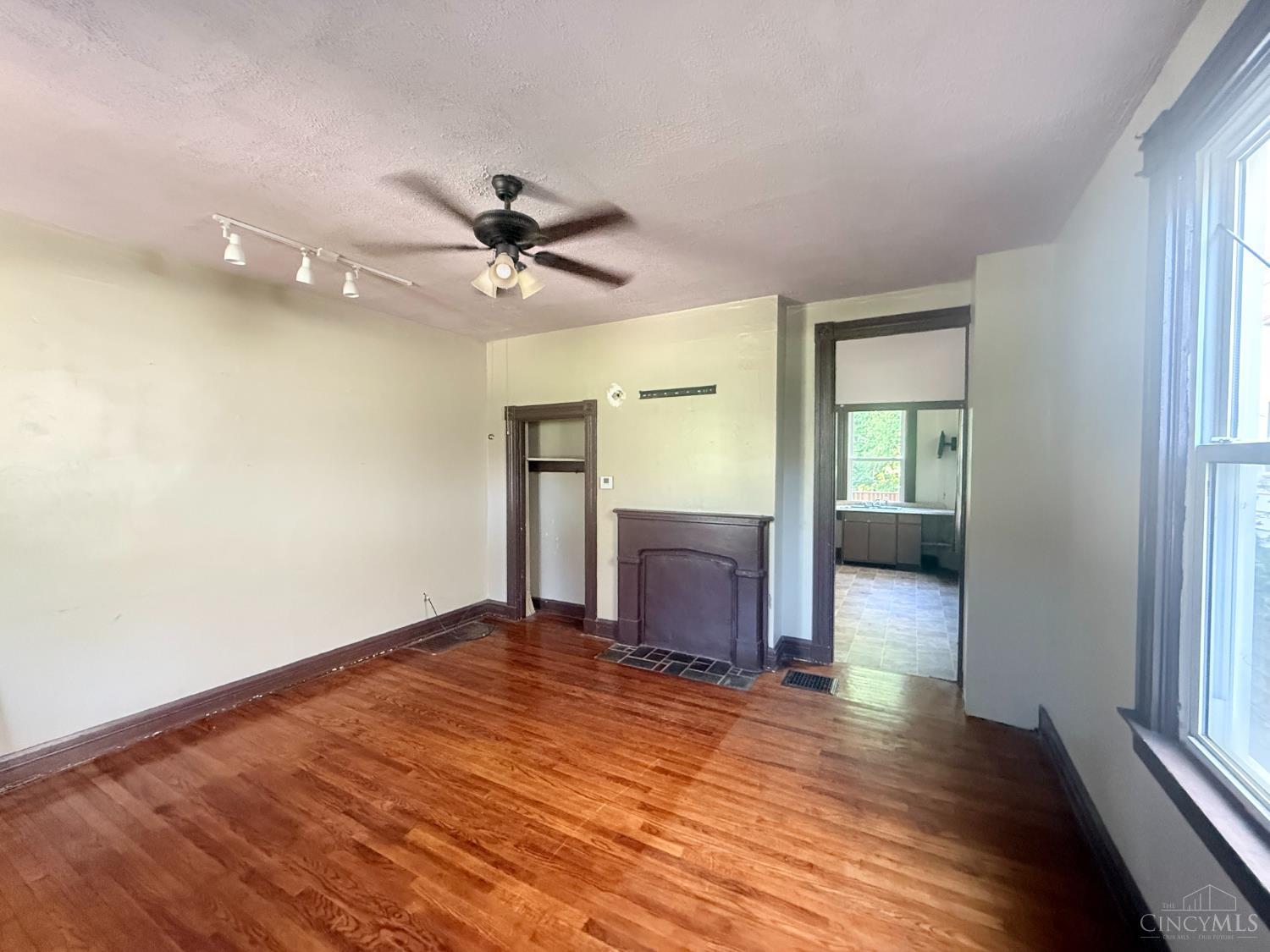 718 Greenwood Avenue, Cincinnati, OH, 45229 — photo 3