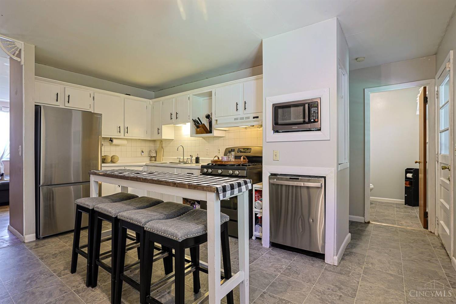 10753 Valiant Drive, Colerain Twp, OH, 45231 — photo 9
