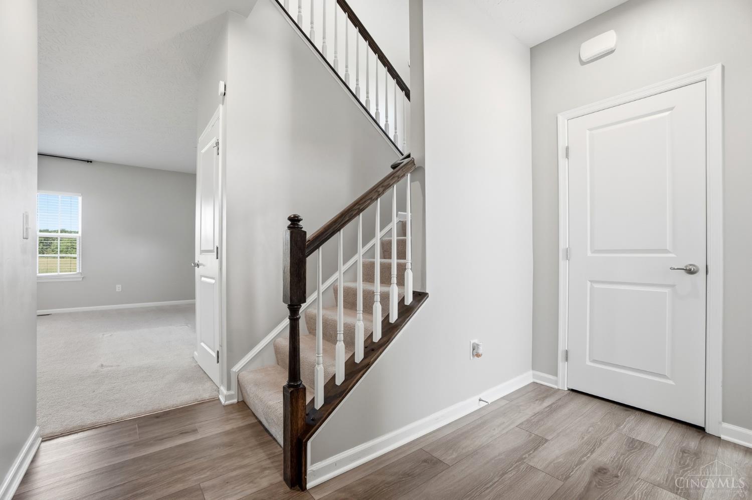 5989 Outlook Court, Hamilton Twp, OH, 45152 — photo 5