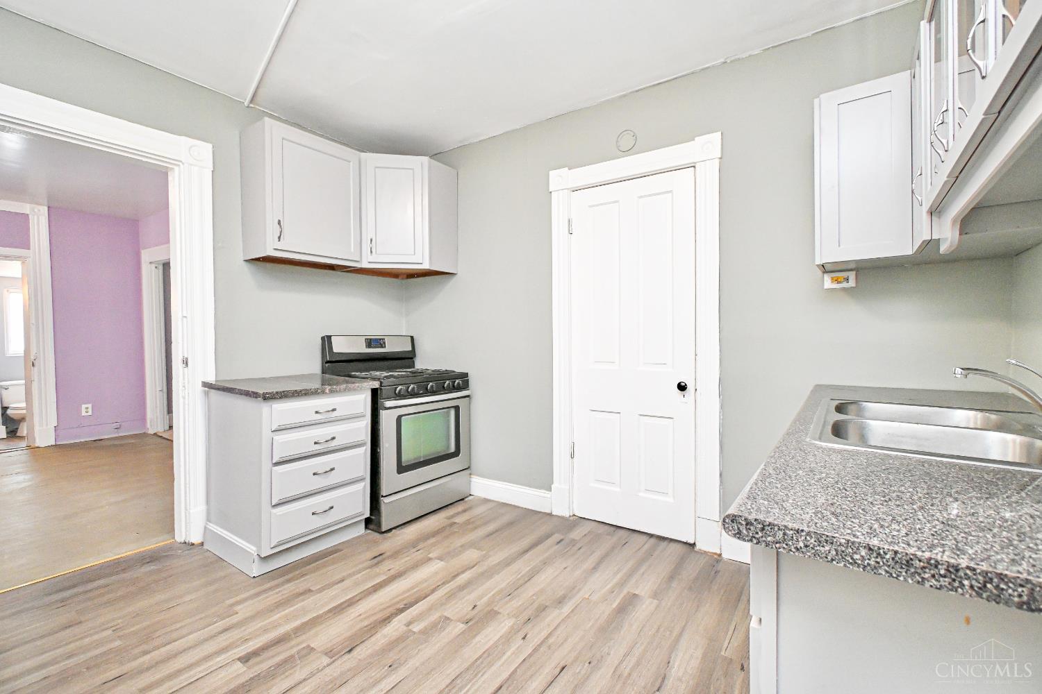 303 Walnut Street, Elmwood Place, OH, 45216 — photo 12