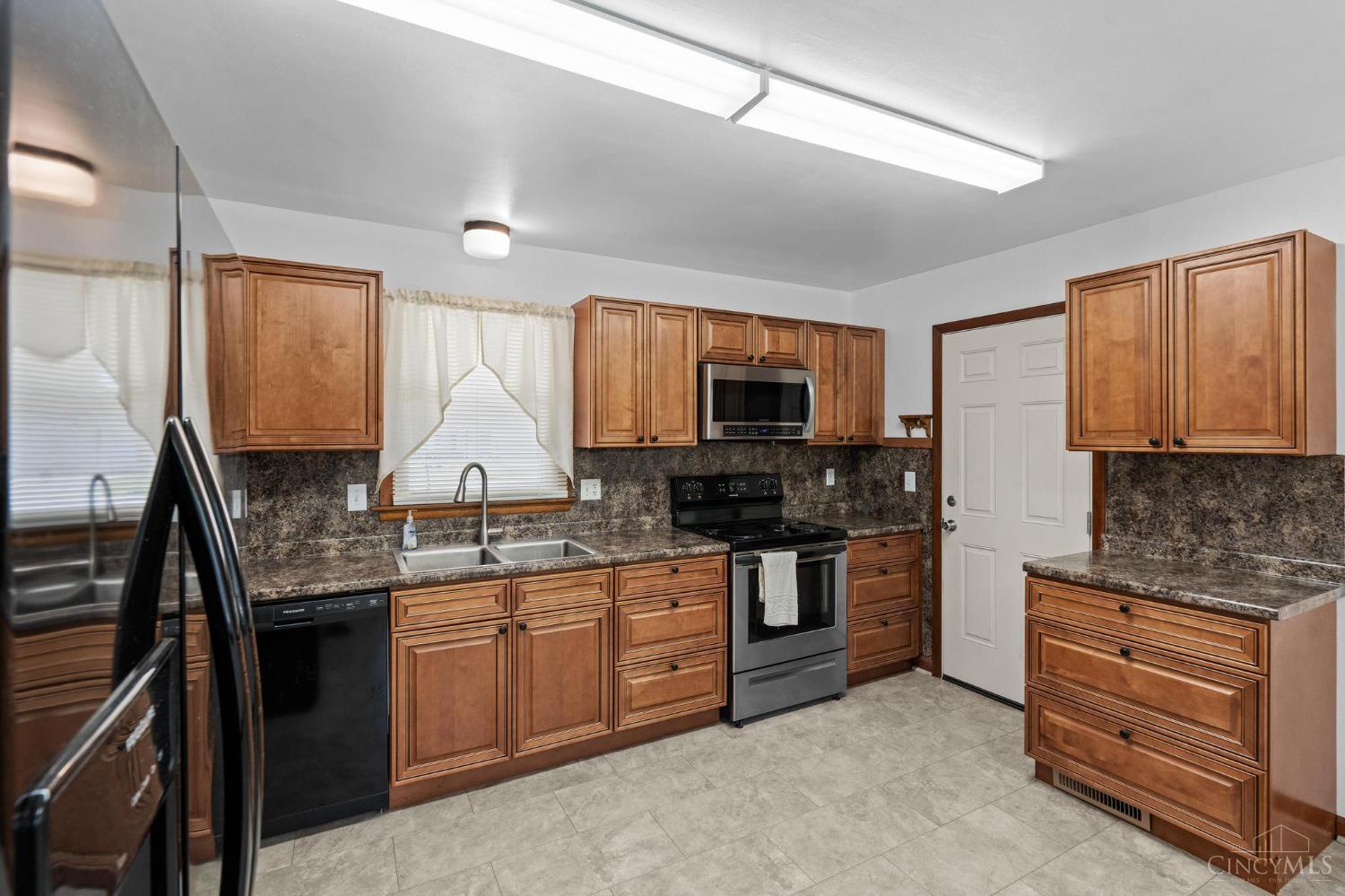 1313 Westmoor Drive, Wilmington, OH, 45177 — photo 8