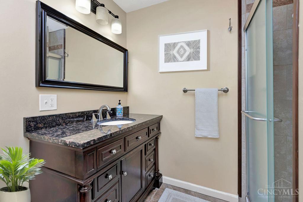 5742 Woodmansee Way, Liberty Twp, OH, 45044 — photo 32