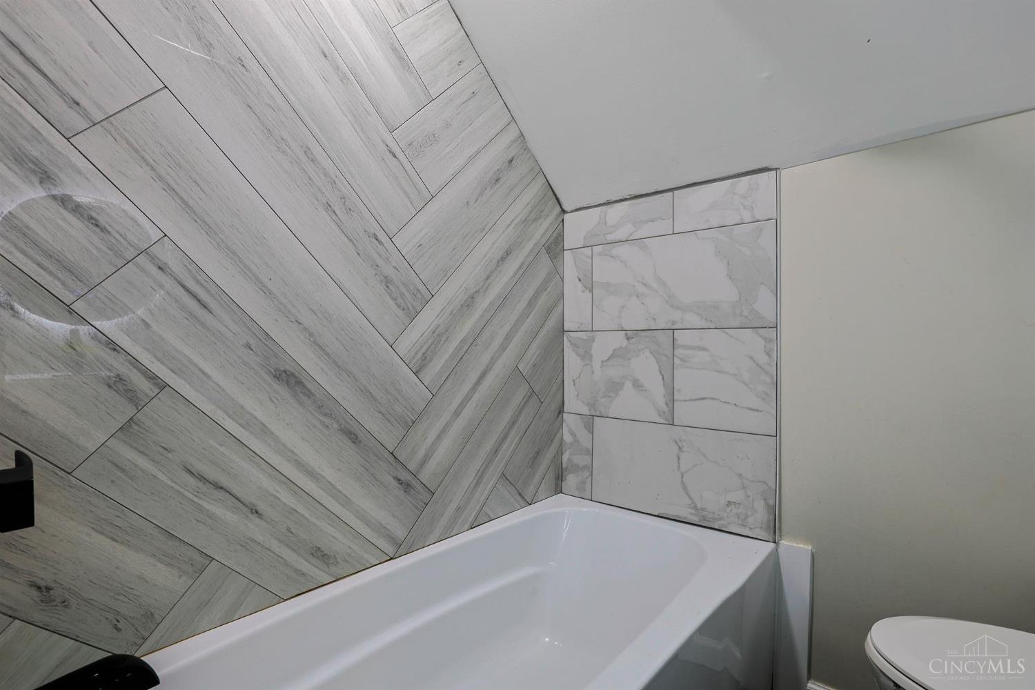 3765 Iona Avenue, Cincinnati, OH, 45213 — photo 18