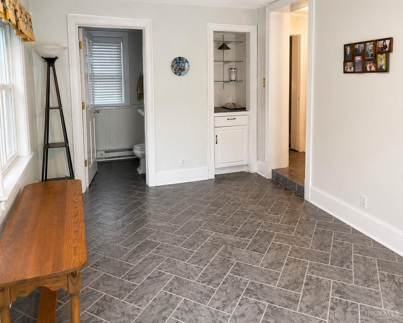 715 Brooks Avenue, Wyoming, OH, 45215 — photo 12