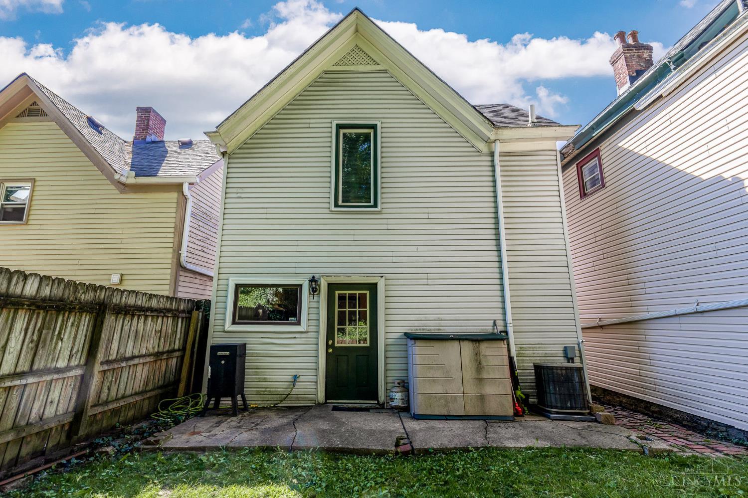 Homes for sale in Cincinnati, OH | 522 Hoge St, Cincinnati, OH 45226 | MLS# 1881954