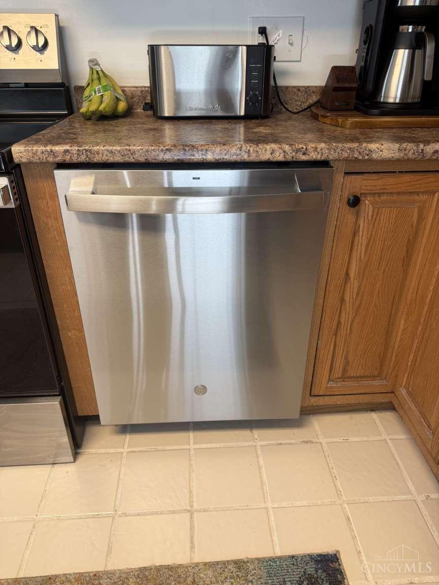 8903 Cavalier Drive, Springfield Twp., OH, 45231 — photo 9
