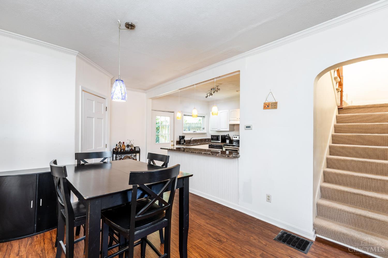 Homes for sale in Cincinnati, OH | 522 Hoge St, Cincinnati, OH 45226 | MLS# 1881954