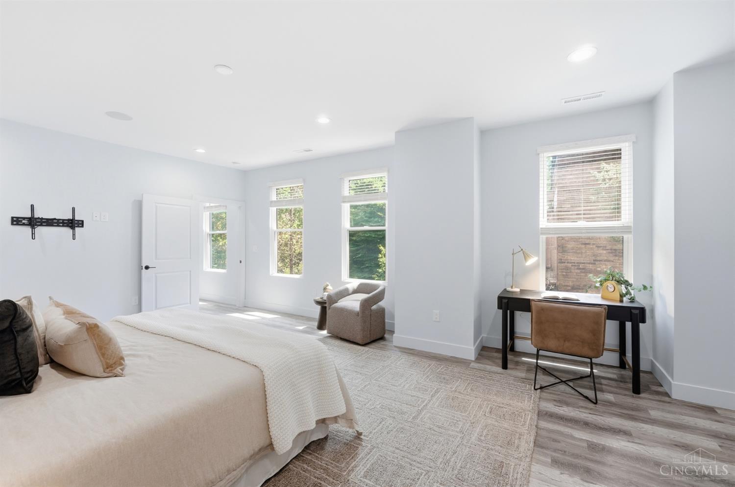 951 Parkside Place, Cincinnati, OH, 45202 — photo 30