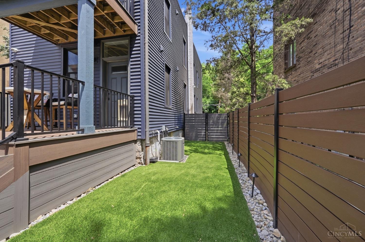 951 Parkside Place, Cincinnati, OH, 45202 — photo 57
