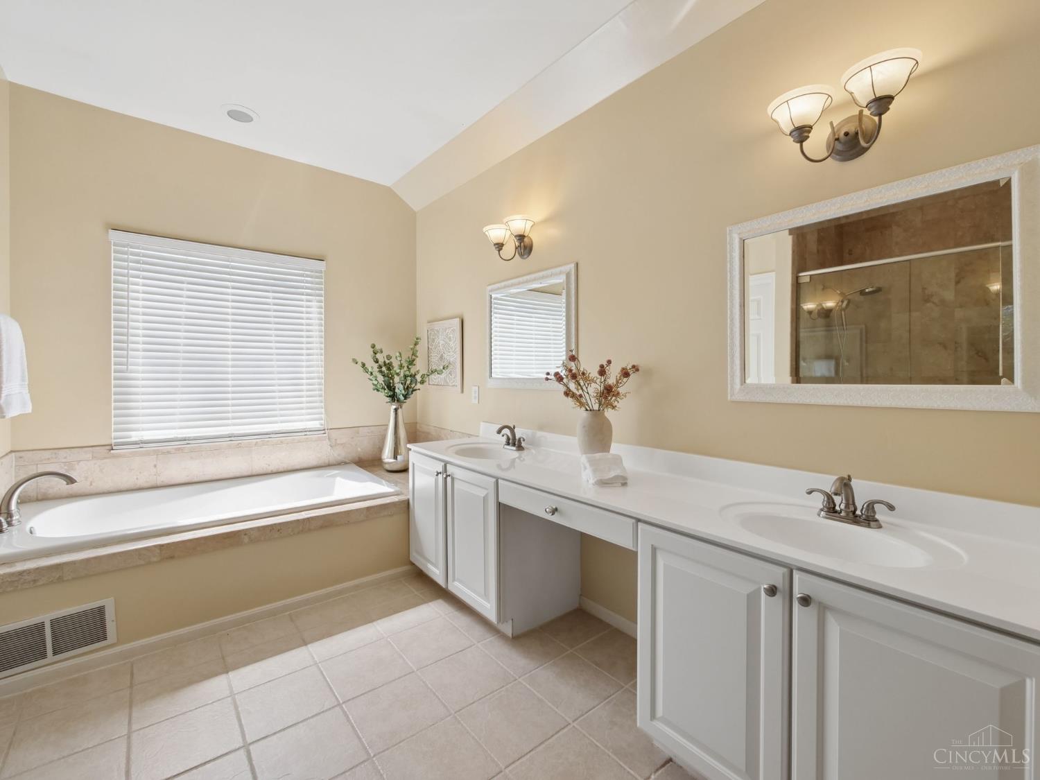 7879 Yellowwood Drive, Mason, OH, 45040 — photo 17