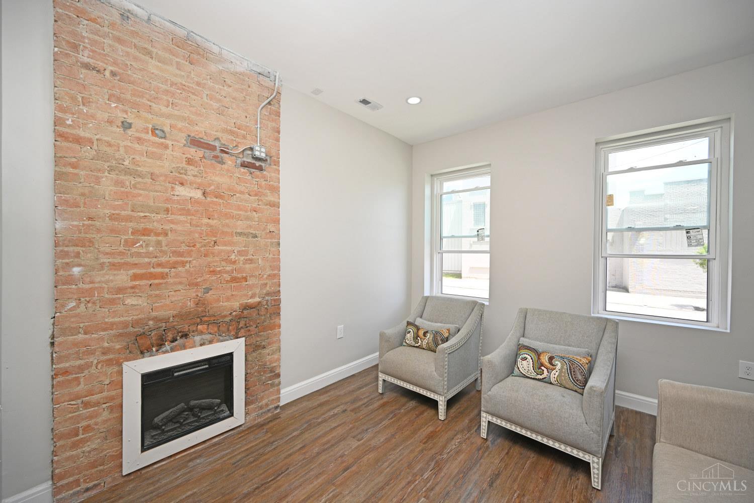 Homes for sale in Cincinnati, OH | 925 State Ave, Cincinnati, OH 45204 | MLS# 1882072