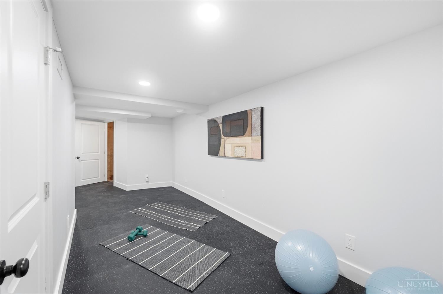 951 Parkside Place, Cincinnati, OH, 45202 — photo 48