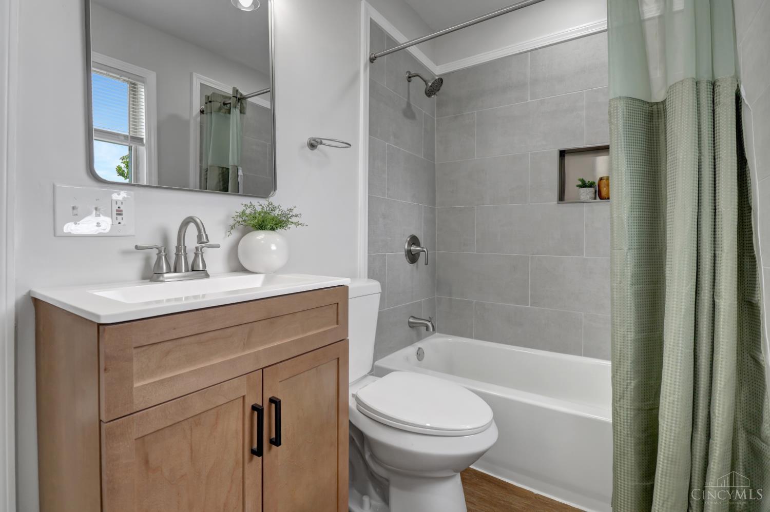 4637 Alpine Avenue, Blue Ash, OH, 45242 — photo 11
