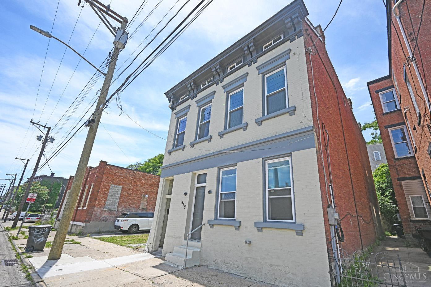 Homes for sale in Cincinnati, OH | 925 State Ave, Cincinnati, OH 45204 | MLS# 1882072