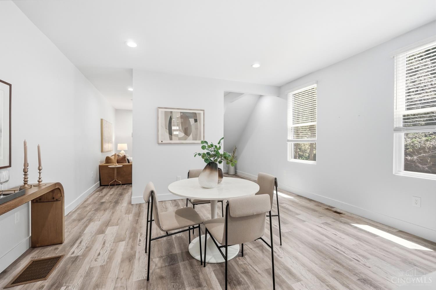 951 Parkside Place, Cincinnati, OH, 45202 — photo 11